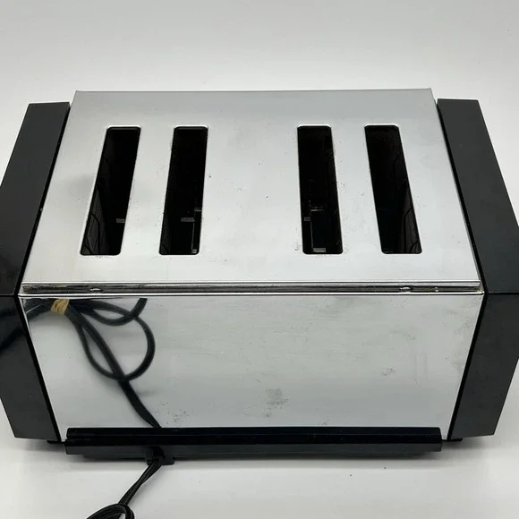 VTG JC PENNY PENNCREST 4 SLICE TOASTER. MODEL # 3335 . NICE WORKING CONDITION - Picture 8 of 13